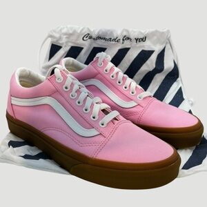 VANS Pink and White Canvas Old Skool Sneakers with Gum Sole BRAND NEW SZ 10